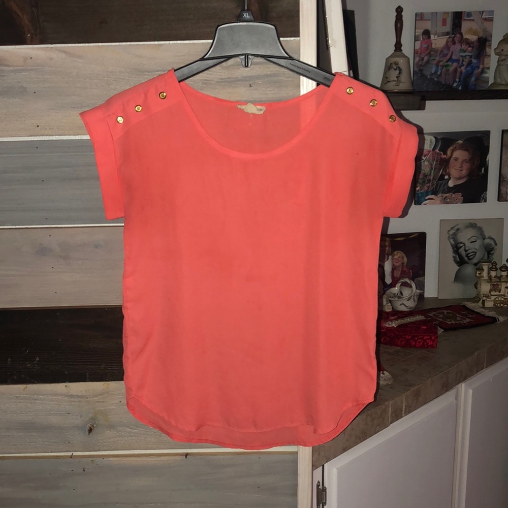 “Orange is the new Black” - cute top